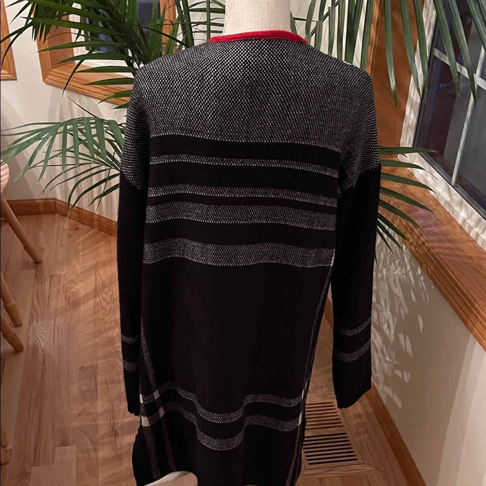 Black and Red Plaid Women's Cardigan - Picture 6 of 9